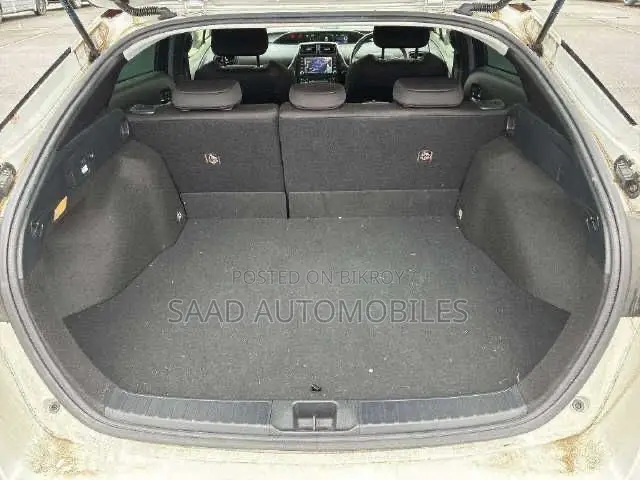 Toyota Prius Limited 2021 Pearl