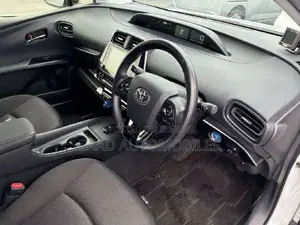 Toyota Prius Limited 2021 Pearl
