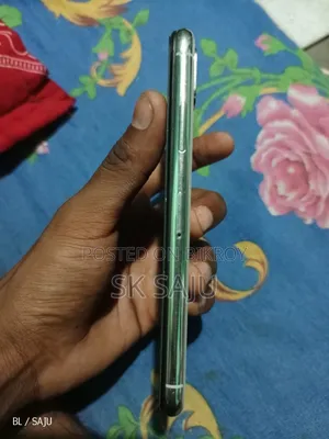Apple iPhone X 64 GB White