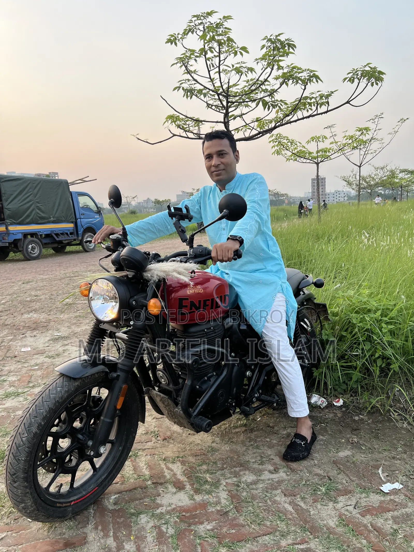 রয়্যাল এনফিল্ড হান্টার ৩৫০ ২০২৪ লাল