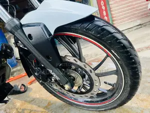 Hero Thriller 160R 2022 White