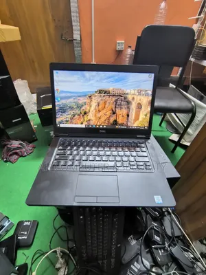 Laptop Dell Latitude 5490 4GB Intel Core i5 SSD 128GB