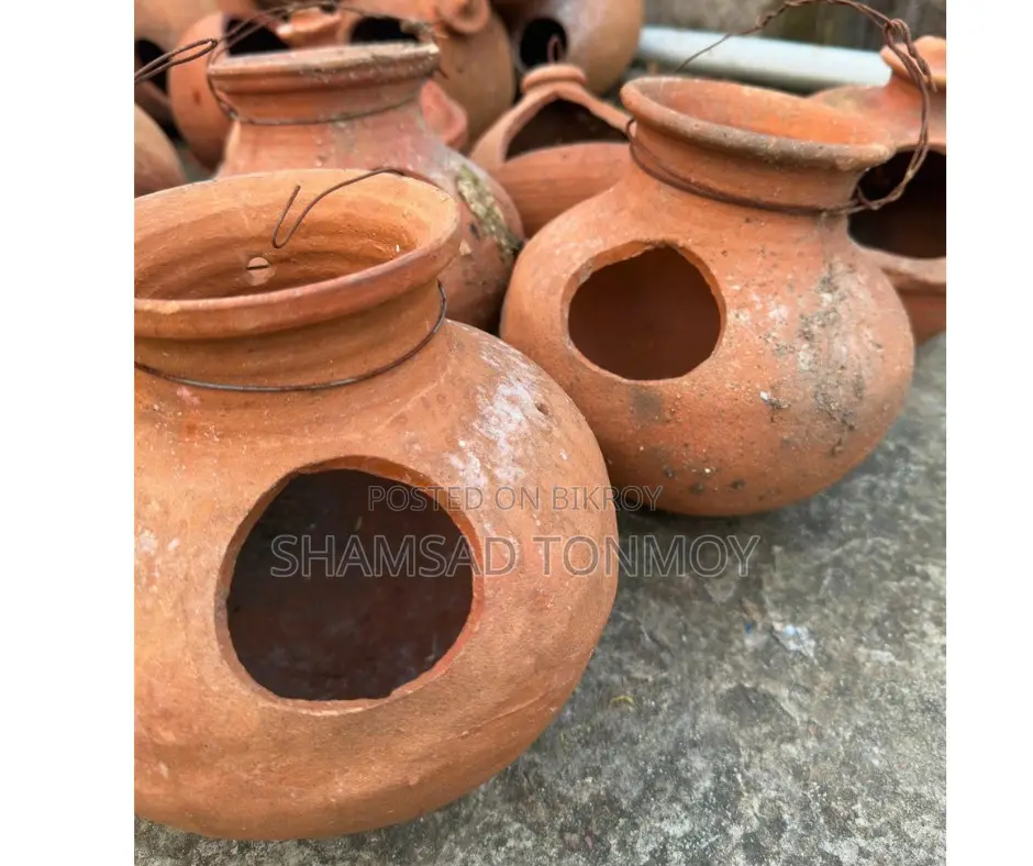 Clay pot sales post for pigeons and pet birds