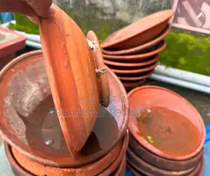 Clay pot sales post for pigeons and pet birds