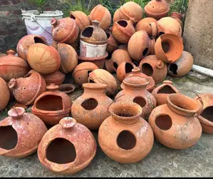 Clay pot sales post for pigeons and pet birds