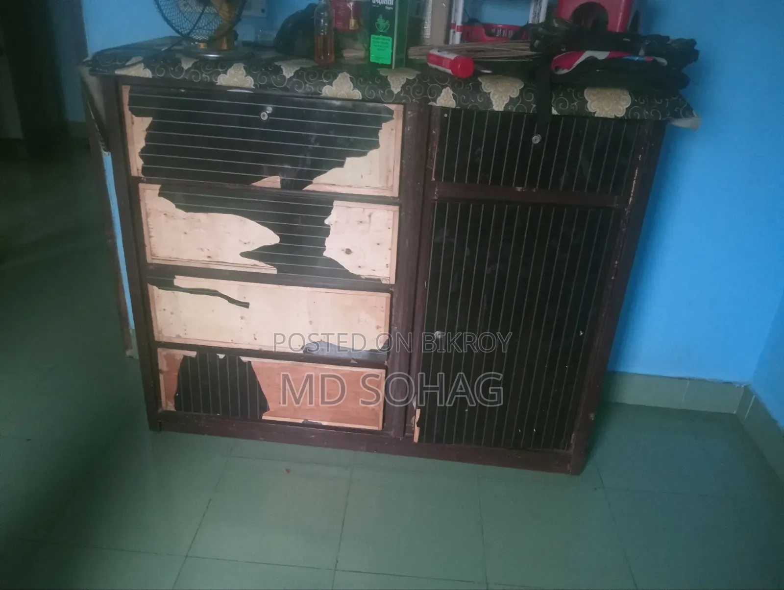 An old wardrobe will be sold