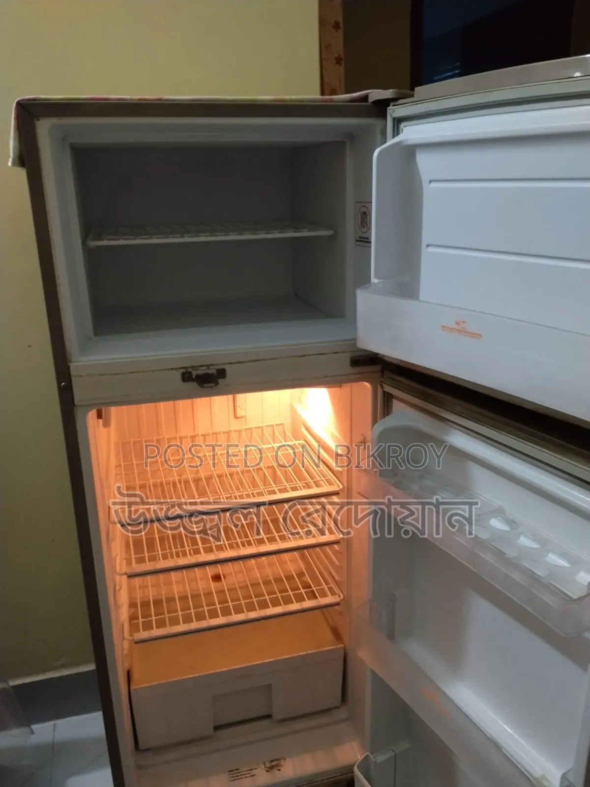 Full fresh 8.5 cubic feet second-hand refrigerator for sale