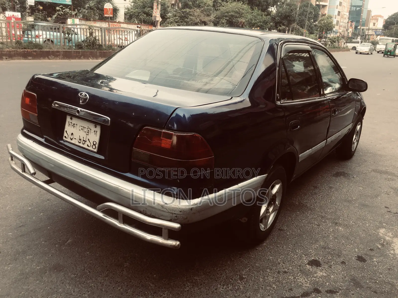 টয়োটা করোলা সেডান ১৯৯৬ ব্লু