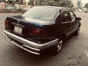 টয়োটা করোলা সেডান ১৯৯৬ ব্লু
