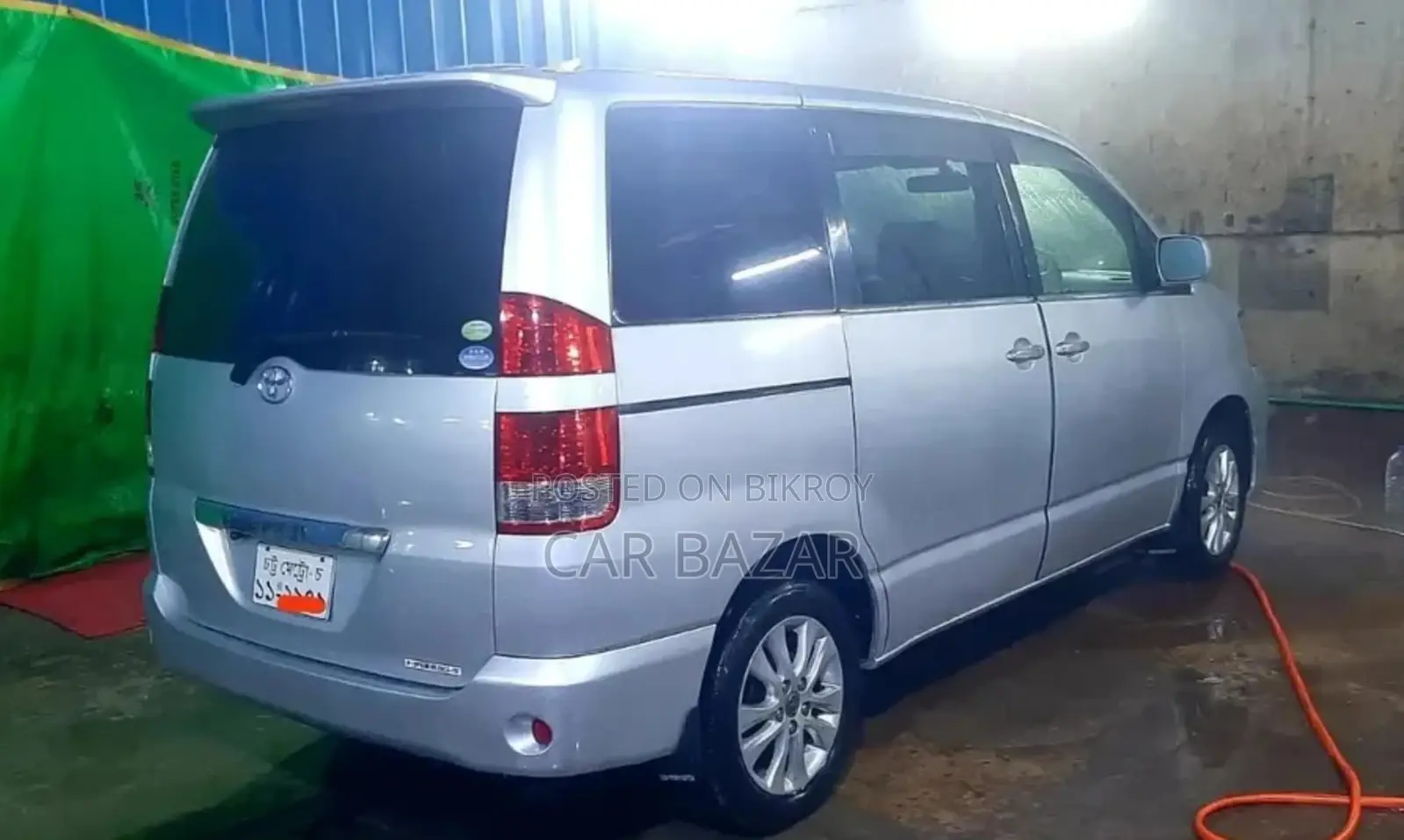 Toyota Noah 2005 Silver