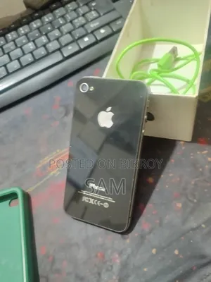Apple iPhone 4s 16 GB Black