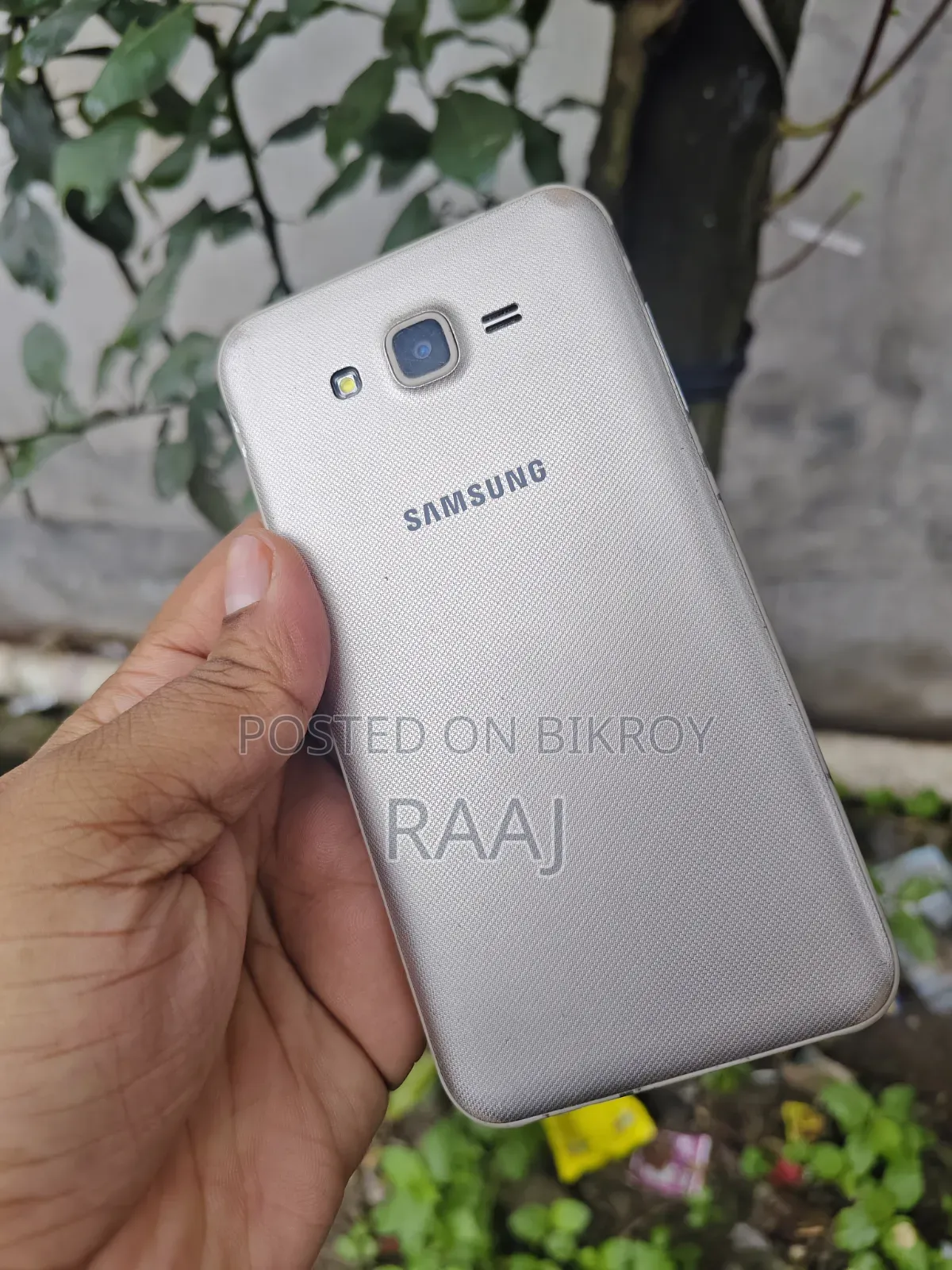 Samsung Galaxy J7 NXT 16 GB