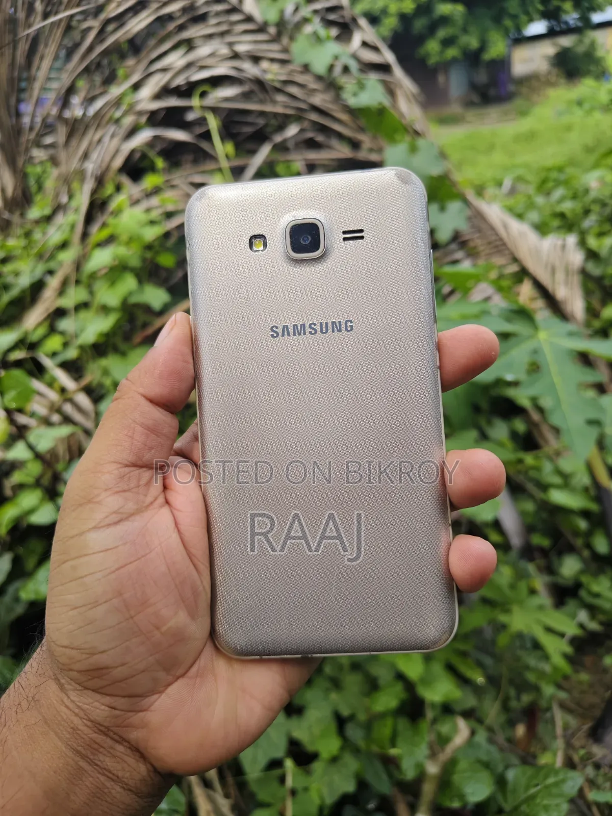 Samsung Galaxy J7 NXT 16 GB