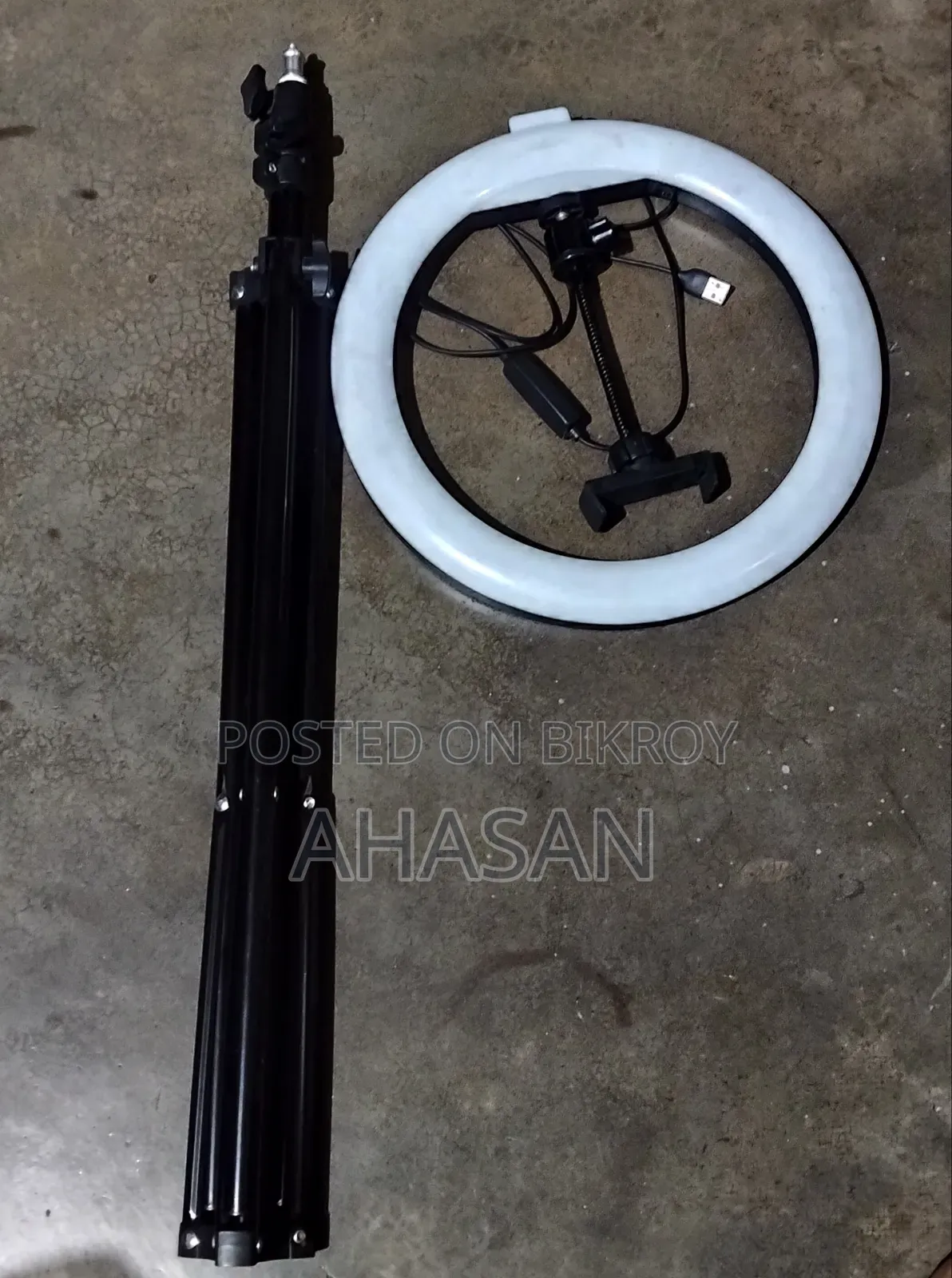 Light and Mobile Stand