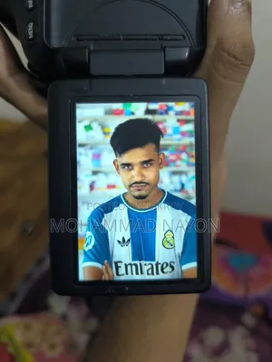 Canon 700d With Zoom Lens 18-55