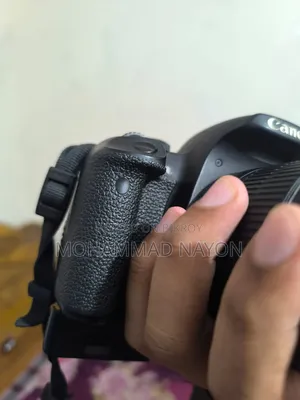 Canon 700d With Zoom Lens 18-55