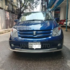 Toyota IST 2004 Blue