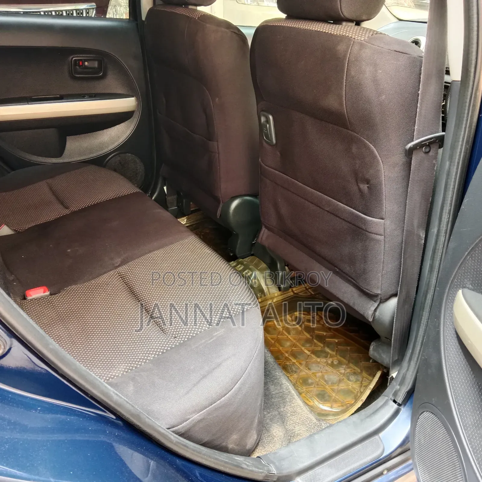 Toyota IST 2004 নীল