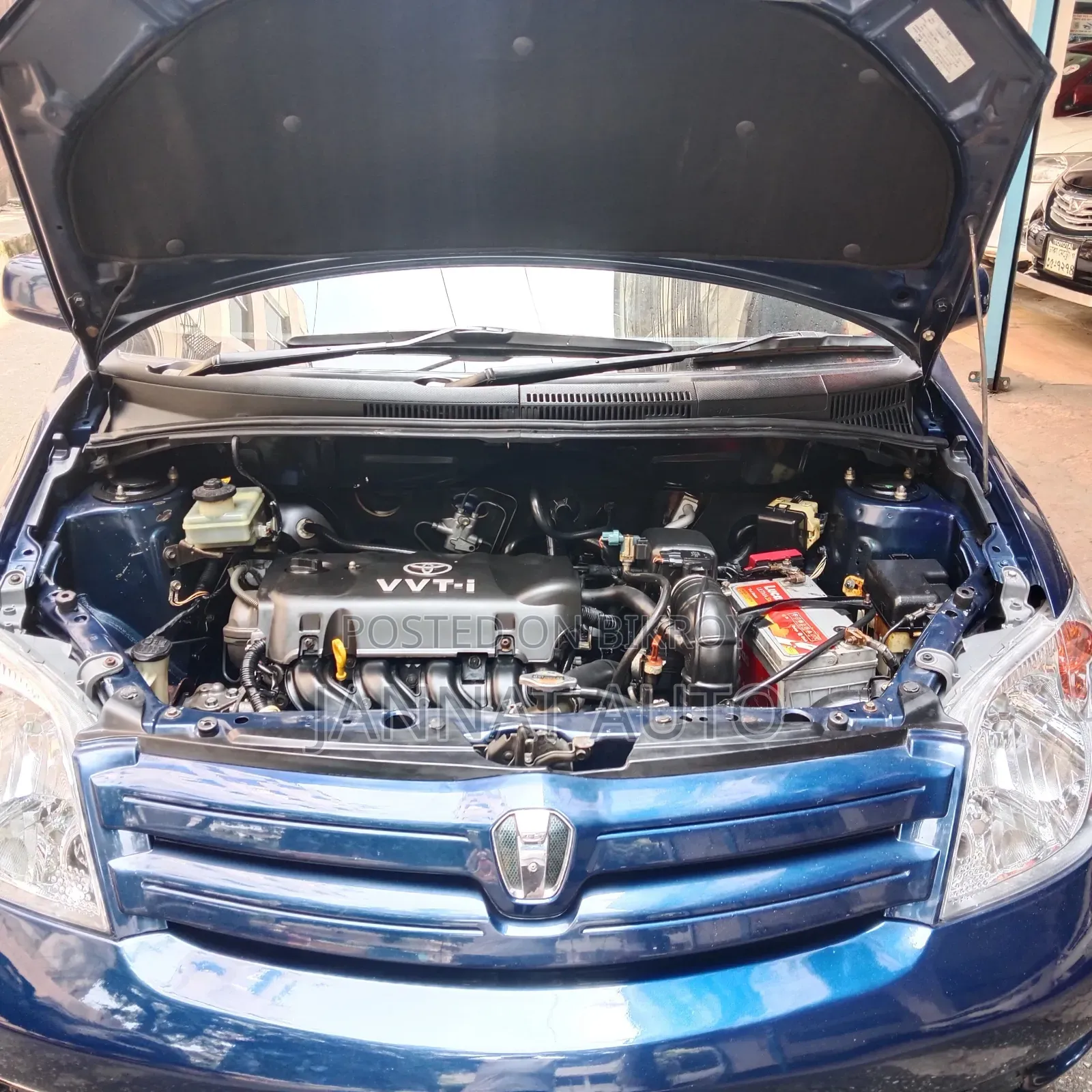 Toyota IST 2004 নীল