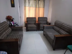 ছয় আসনের সোফা সেট