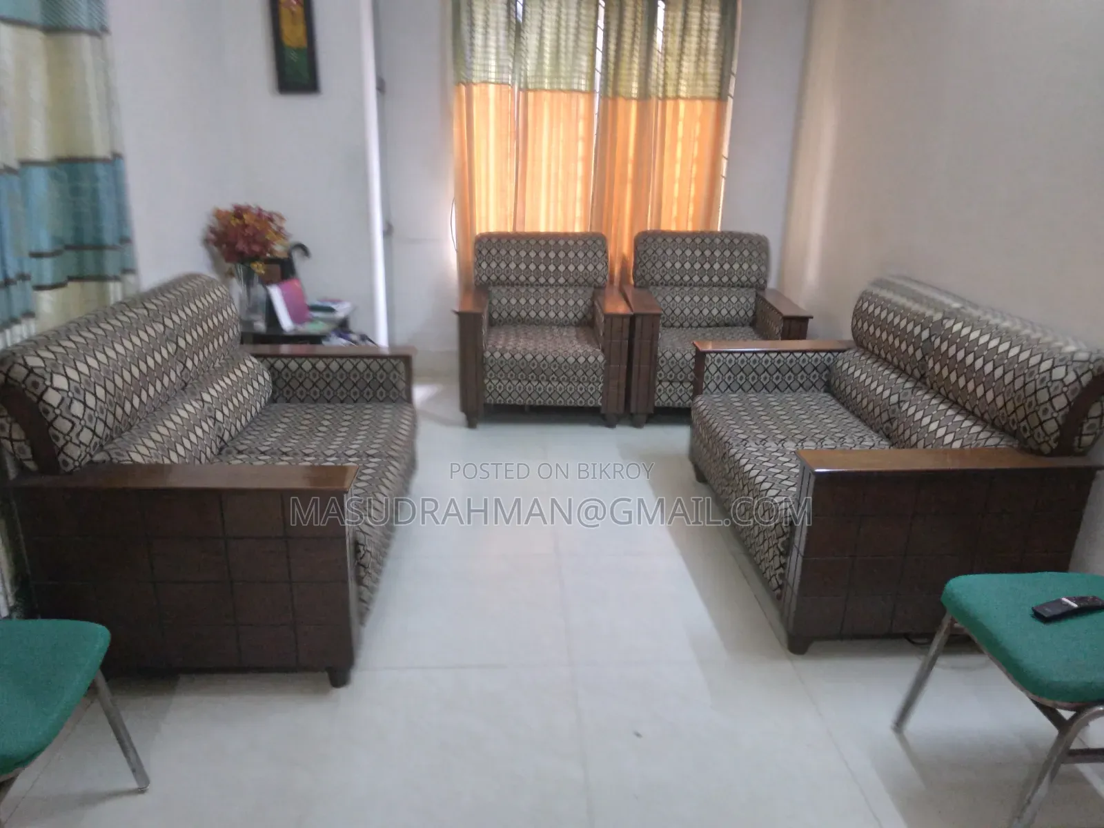 ছয় আসনের সোফা সেট
