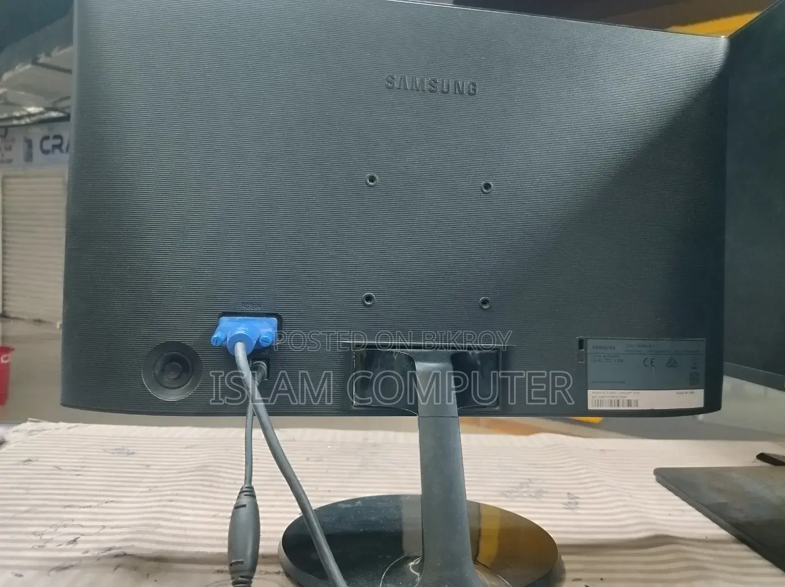 Samsung 19-inch LED Monitor (VGA)