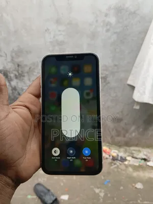 অ্যাপল আইফোন ১১ ১২৮ জিবি সাদা