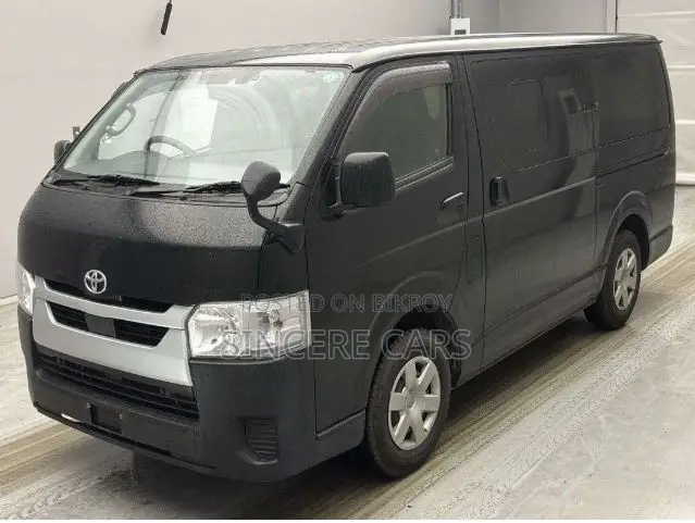 Toyota HiAce 2021 Black