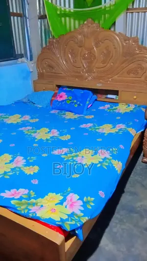 Selling a beautiful 6 feet by 7 feet bed because I need money