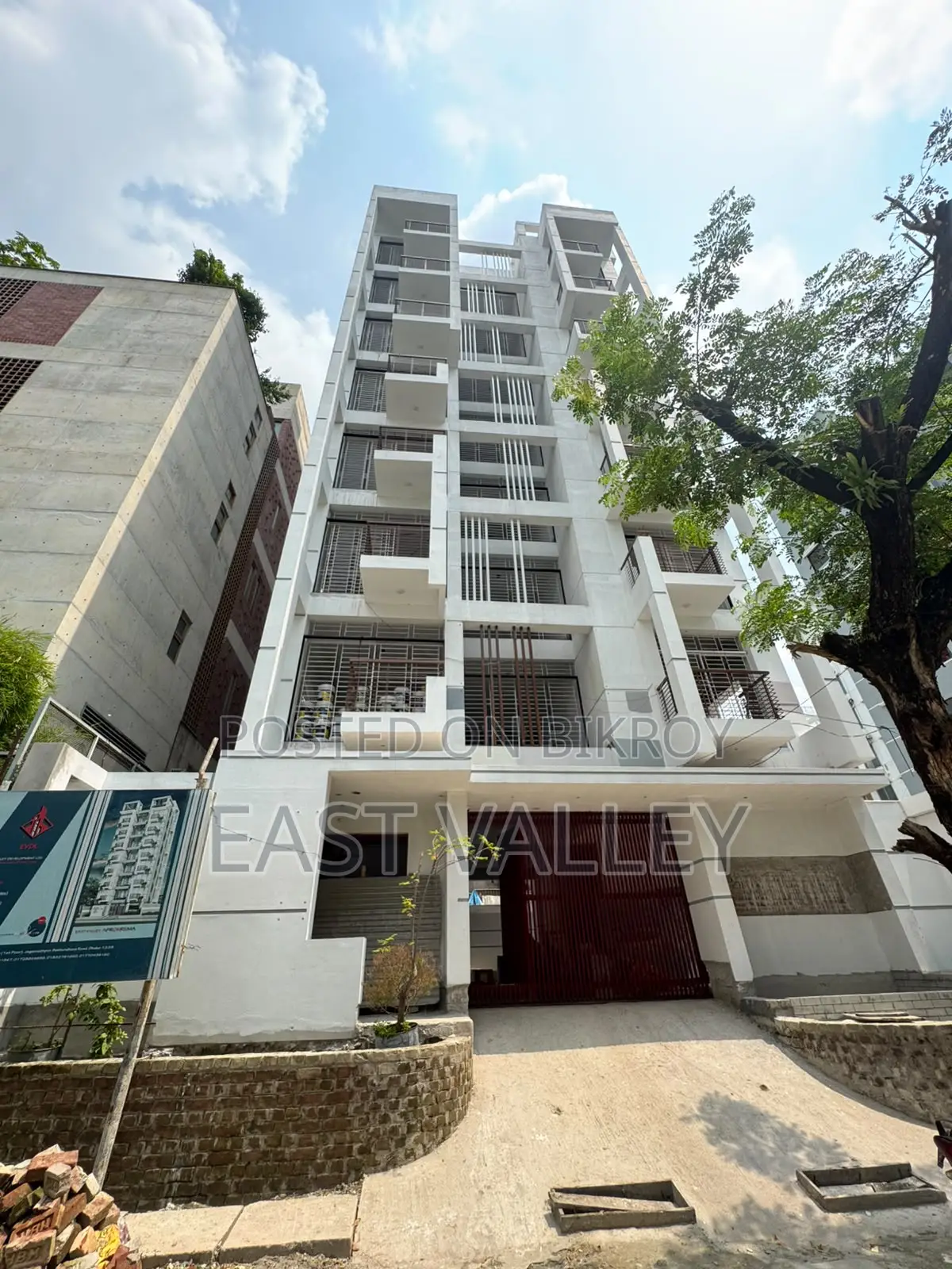 পূর্ব ভ্যালি, বারিধারায় ৩ বেডরুমের ফার্নিশড অ্যাপার্টমেন্ট বিক্রয়ের জন্য