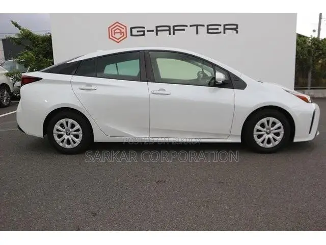 Toyota Prius 2021 Pearl