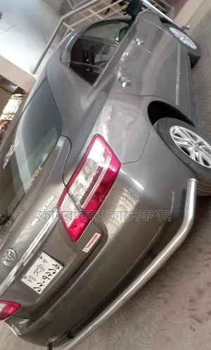 টয়োটা প্রিমিয়ো ২০০৮ ধূসর