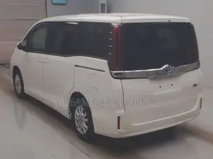 Toyota Noah 2.0 Front Wheel Drive (7 Seater) 2021 Pearl