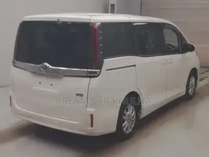 Toyota Noah 2.0 Front Wheel Drive (7 Seater) 2021 Pearl