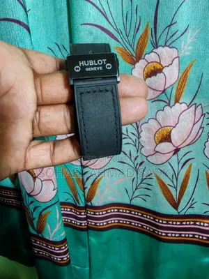 ঘড়ি বিক্রি হবে