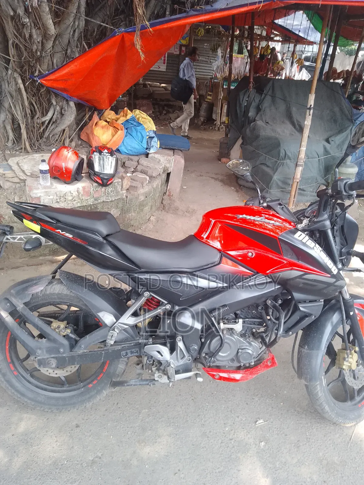 Bajaj Pulsar NS 160 2019 Red