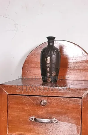ডেকোরেটিভ সিরামিক বোতল