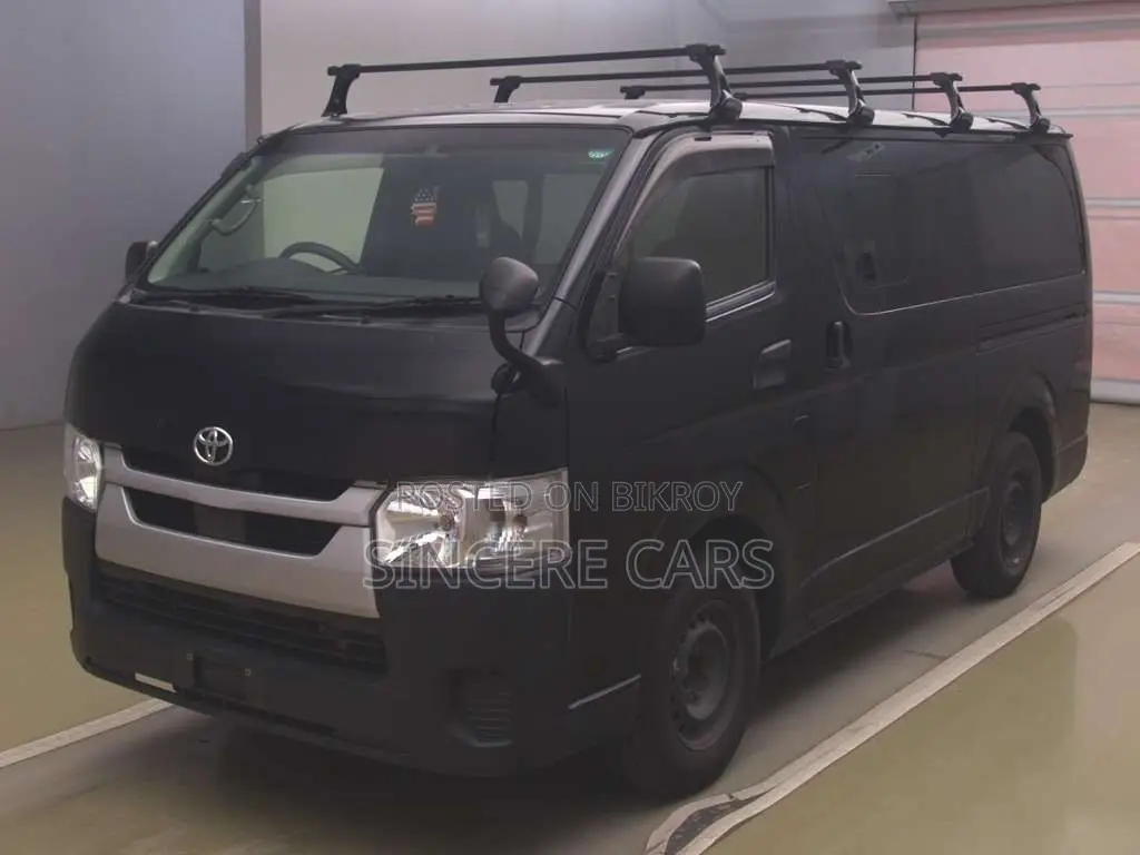 Toyota HiAce 2021 Black