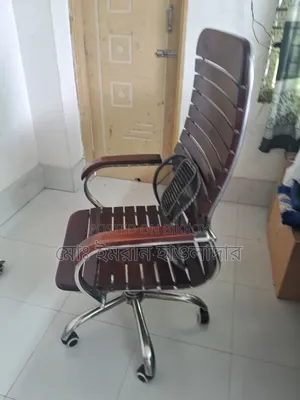 ফুল ফ্রেশ কাঠের চেয়ার