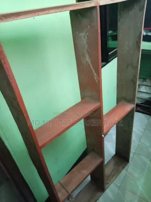 কাঠের ওয়াল শোকেসটি বিক্রি করা হবে