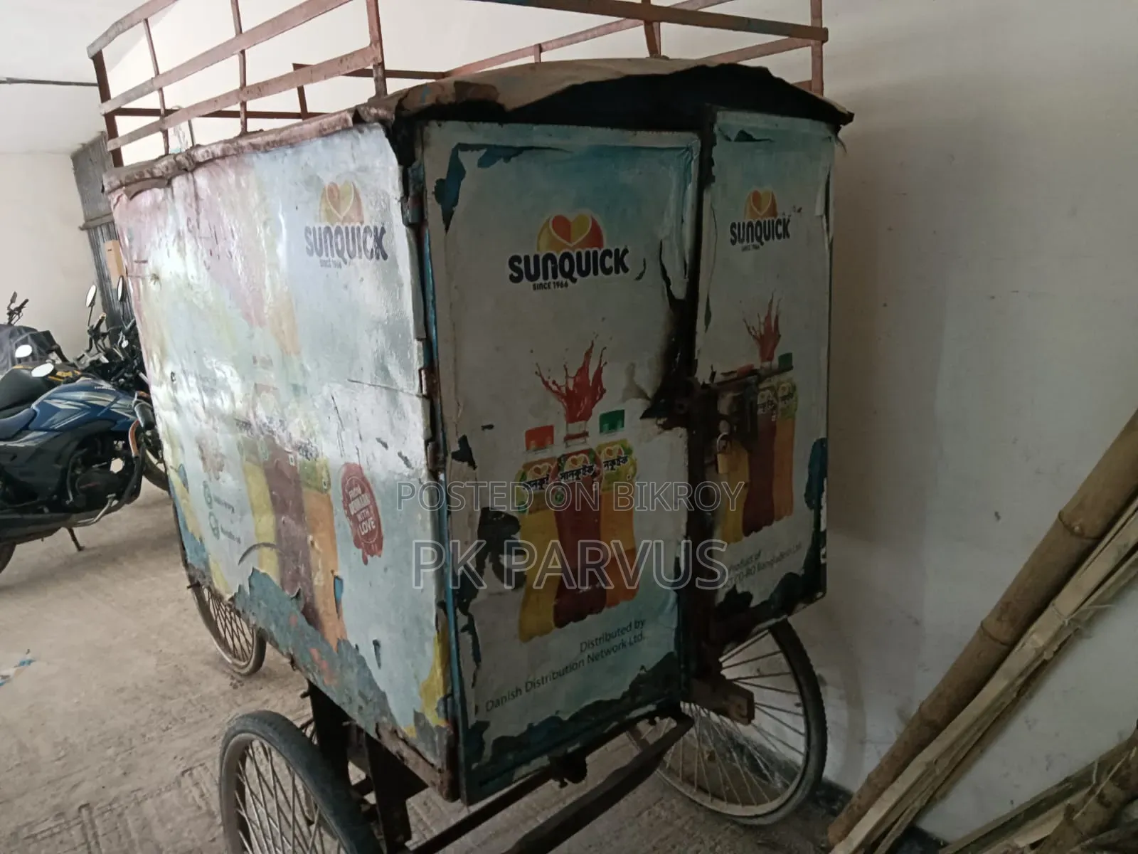 Auto Delivery Cover Van