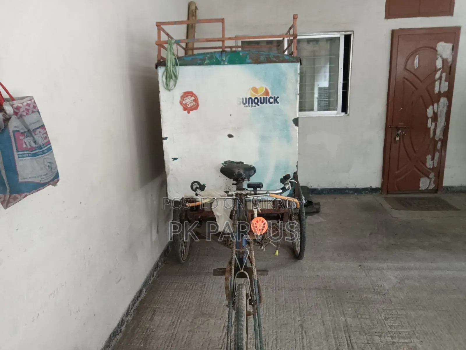 Auto Delivery Cover Van