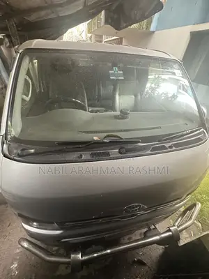 Toyota HiAce 2013 Silver