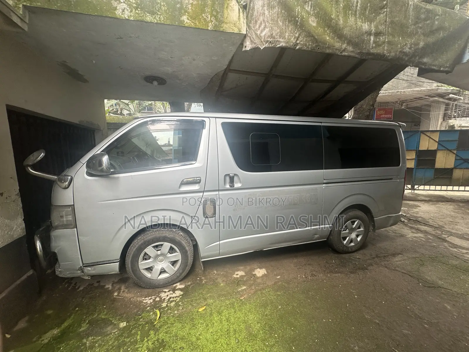 Toyota HiAce 2013 Silver