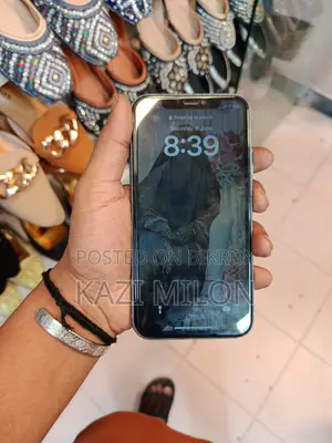 Apple iPhone XR 64 GB Gold