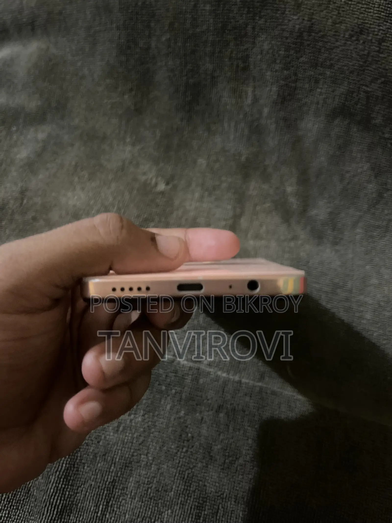 Vivo Y28 8 GB Gold