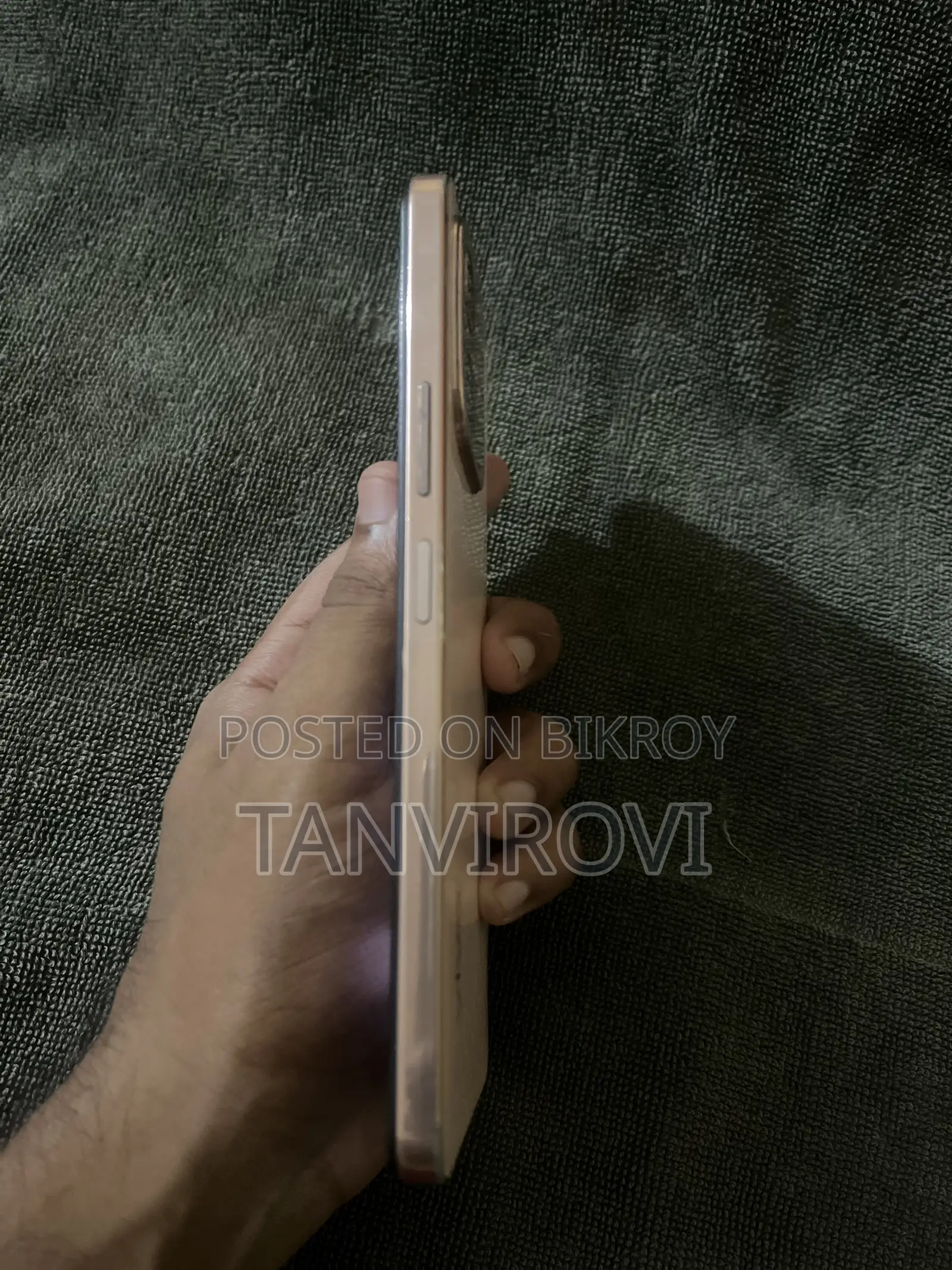 Vivo Y28 8 GB Gold