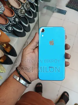 Apple iPhone XR 64 GB Gold