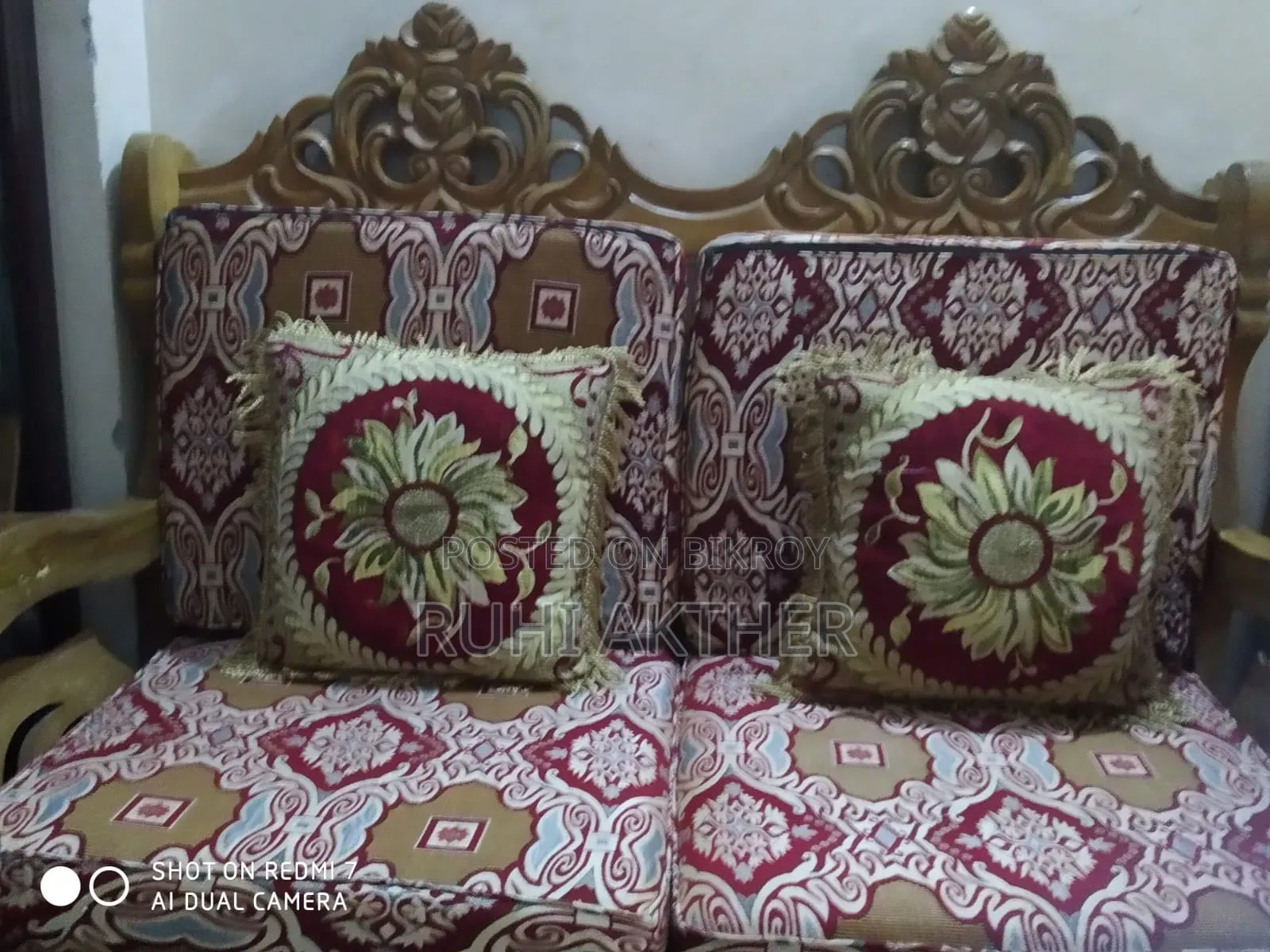 সোফা সেট সাথে কুসুম আর একসেট সোফার কাভার ফ্রি