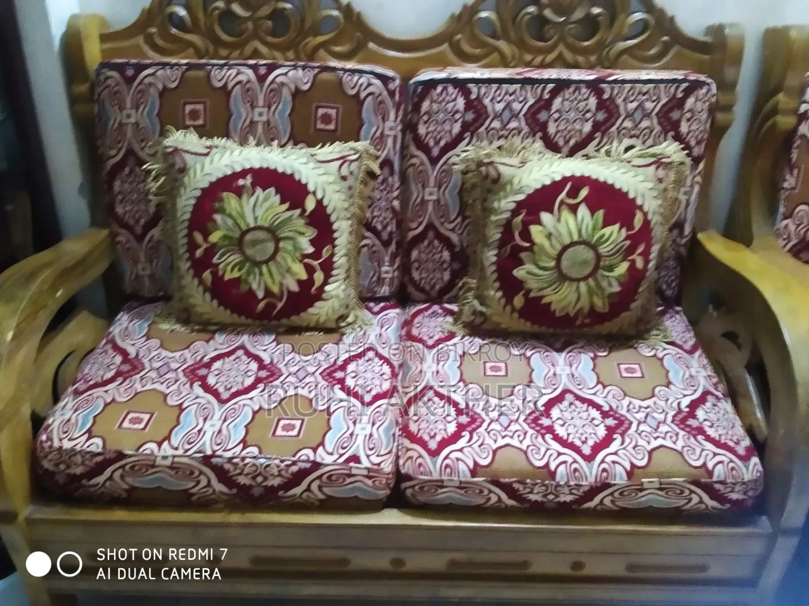 সোফা সেট সাথে কুসুম আর একসেট সোফার কাভার ফ্রি